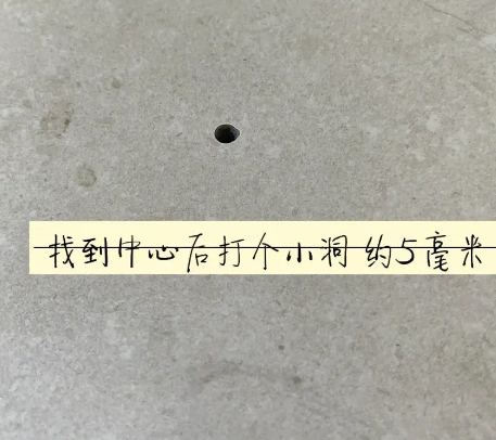 淅川瓷砖空鼓维修公司专业解答在瓷砖铺贴过程中，如果砂料搅拌不均匀，将会带来以下问题